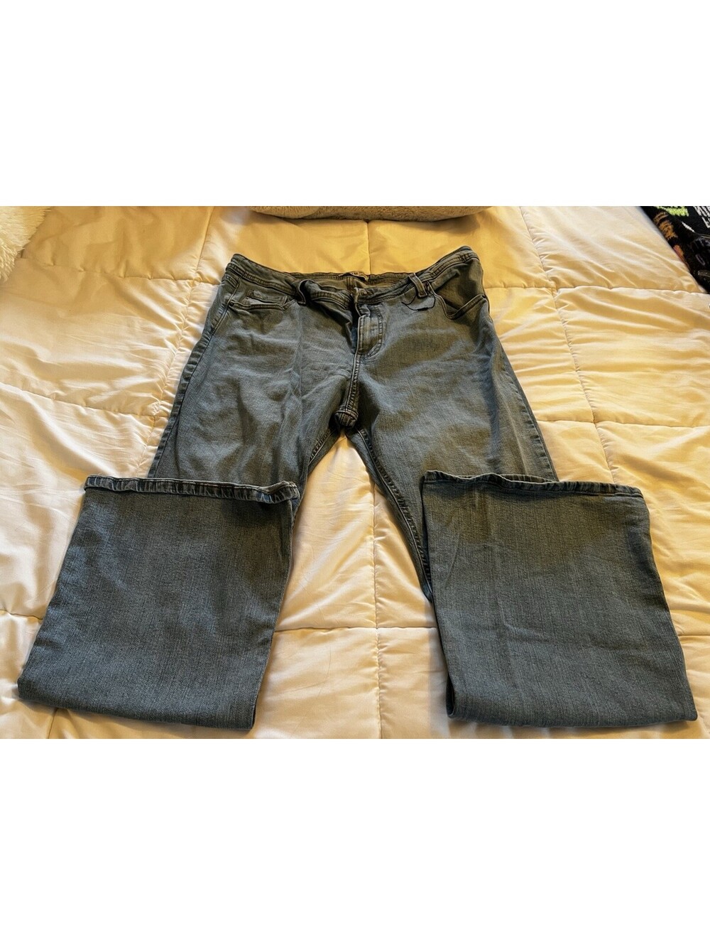 Primark PARIS FRANCE Women’s US 14 light Blue Denim Jeans flare bootcut